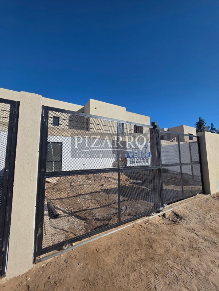 Venta Duplex tres dorm. patio y parrillaen zona Confluencia