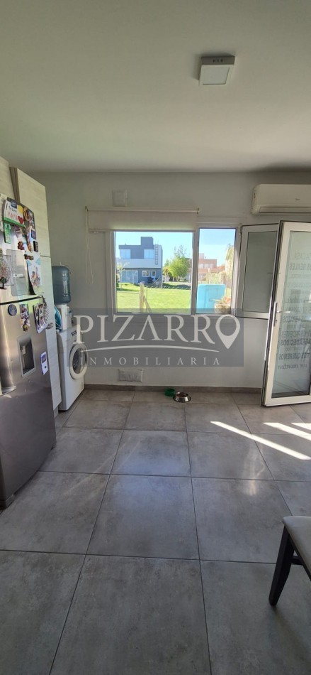 Venta Duplex 3 dorm. Barrio La Peregrina APTO CREDITO!