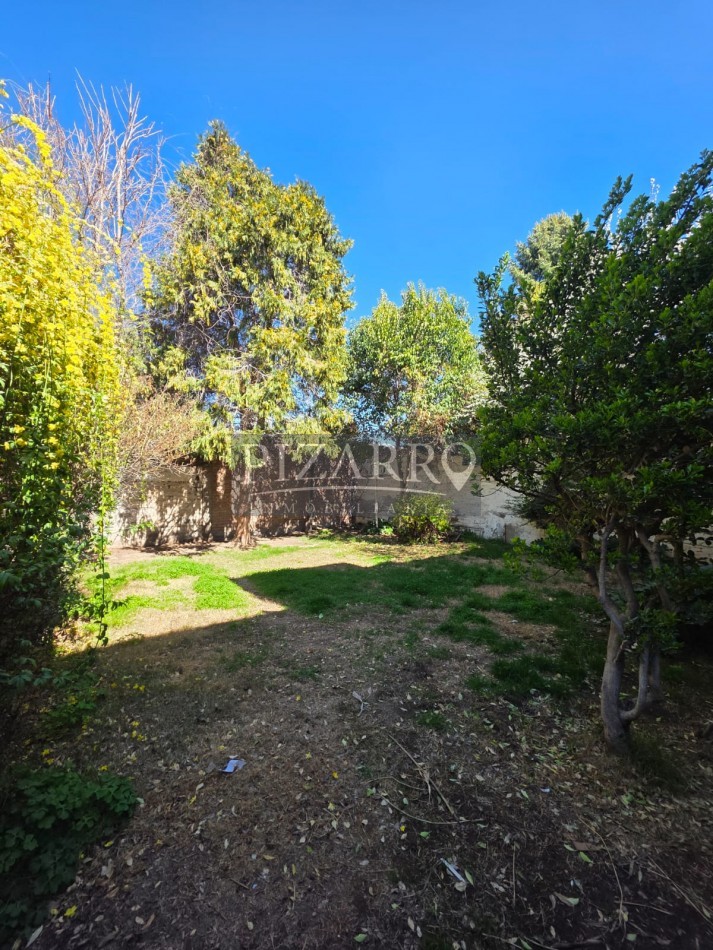 Alquiler Casa 4 dorm con patio y cochera cubierta