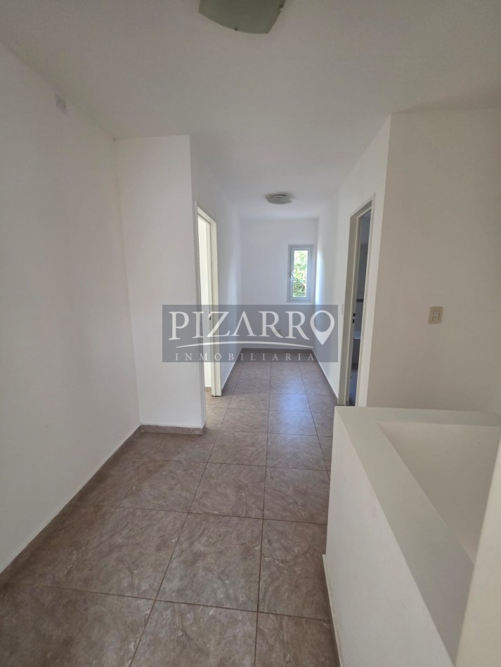 Duplex Dos Dorm. con Cochera y Patio, Barrio Canal V.