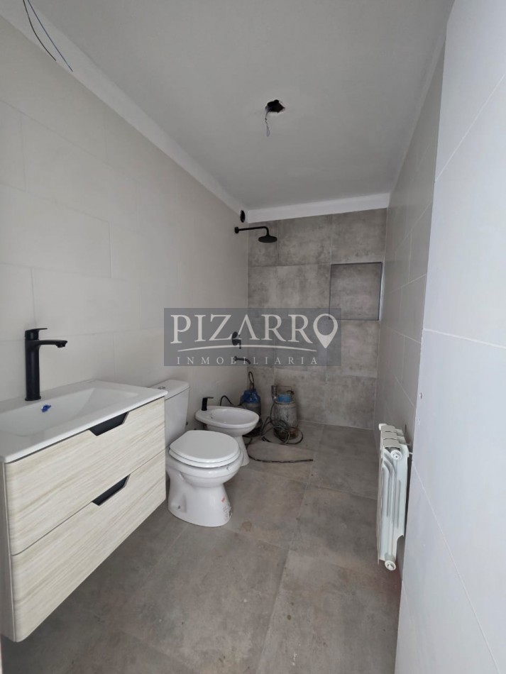 Venta Duplex tres dorm. patio y parrillaen zona Confluencia