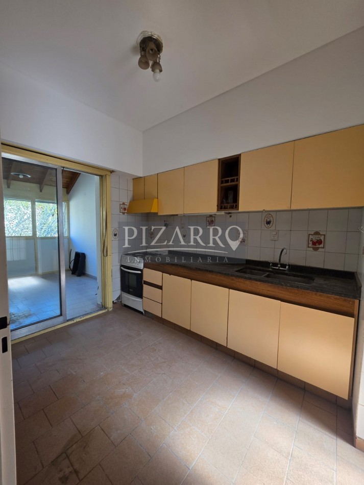 Alquiler Casa 4 dorm con patio y cochera cubierta