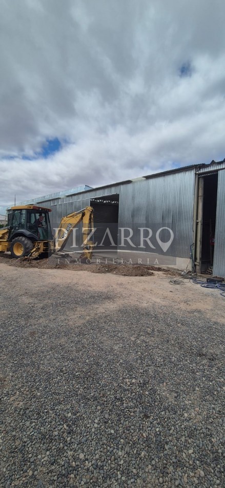 Galpon en alquiler 150m2 sobre Lastra al 3600