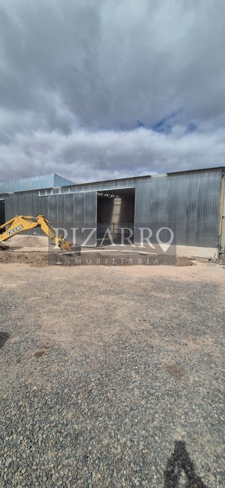 Galpon en alquiler 150m2 sobre Lastra al 3600