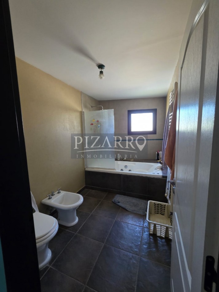 Venta Casa 4 dorm. Comahue Golf Club Neuquen
