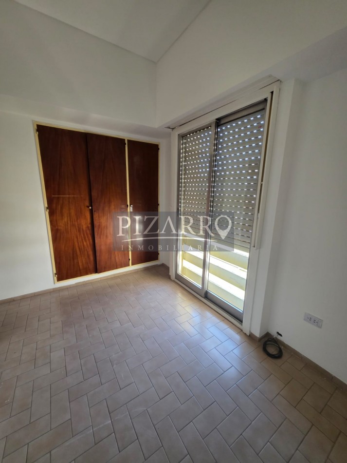 Alquiler Casa 4 dorm con patio y cochera cubierta