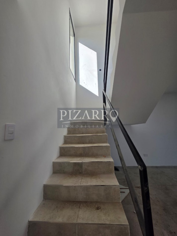 Venta Duplex tres dorm. patio y parrillaen zona Confluencia