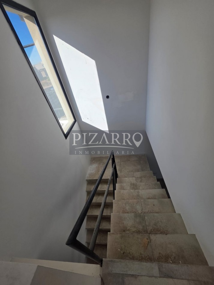 Venta Duplex tres dorm. patio y parrillaen zona Confluencia