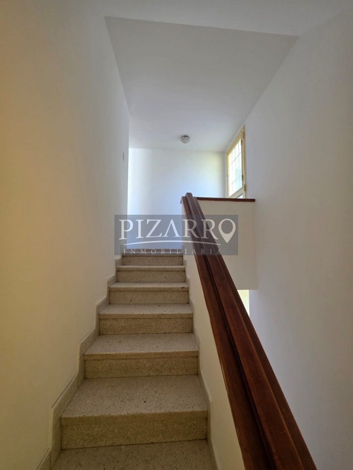 Alquiler Casa 4 dorm con patio y cochera cubierta