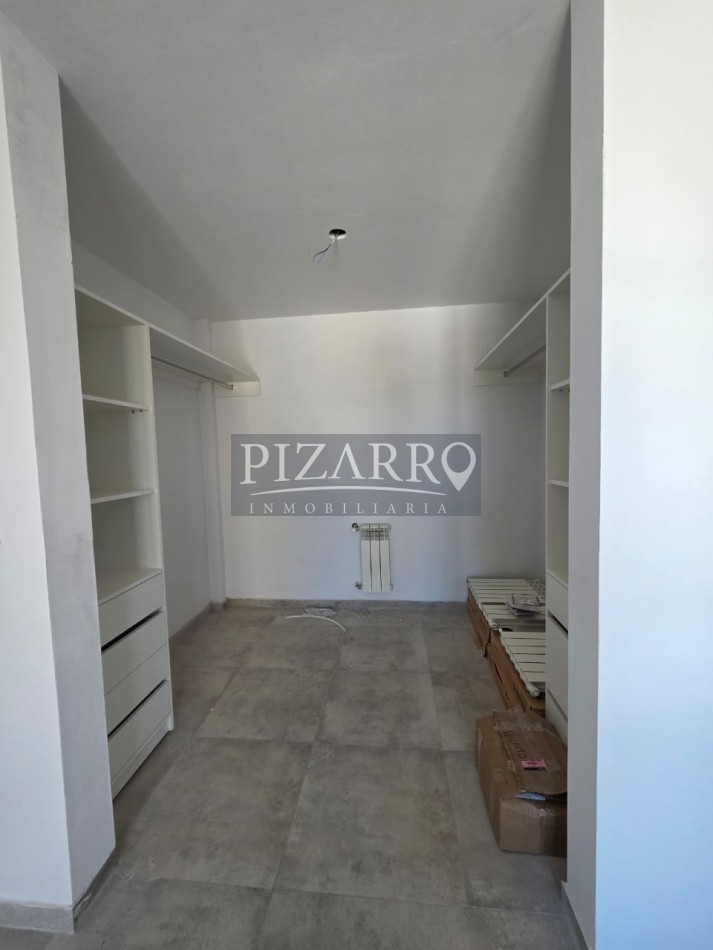 Venta Duplex tres dorm. patio y parrillaen zona Confluencia