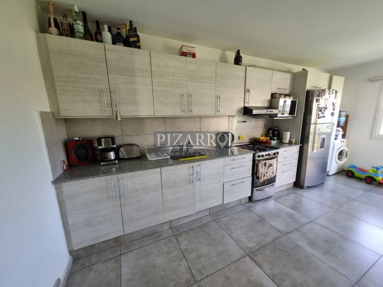 Venta Duplex 3 dorm. Barrio La Peregrina APTO CREDITO!