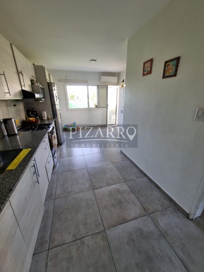Venta Duplex 3 dorm. Barrio La Peregrina APTO CREDITO!