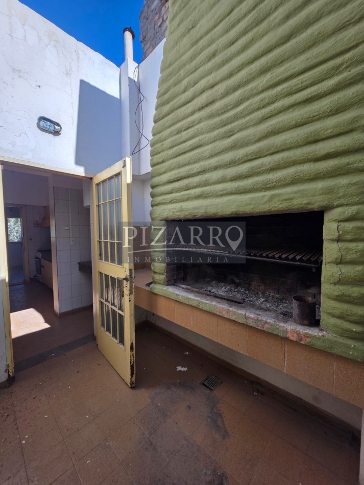 Alquiler Casa 4 dorm con patio y cochera cubierta