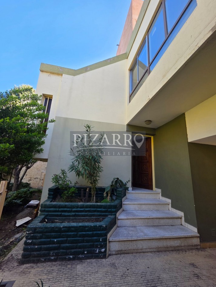 Alquiler Casa 4 dorm con patio y cochera cubierta