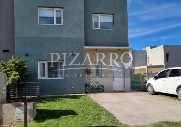 Venta Duplex 3 dorm. Barrio La Peregrina APTO CREDITO!